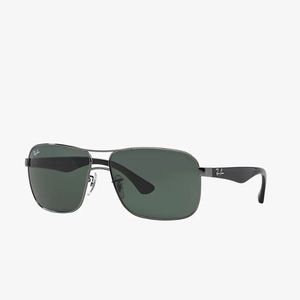 Ray-Ban Black Matte Sunglasses with Green Polarized lenses